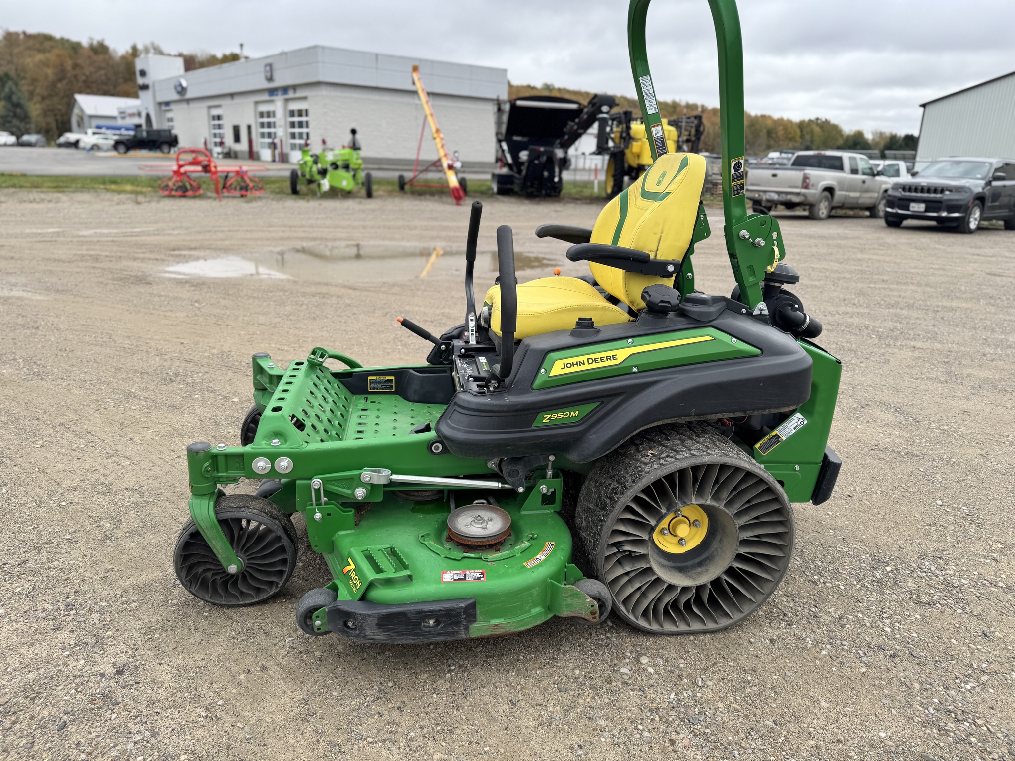 2023 John Deere Z950M Image 3