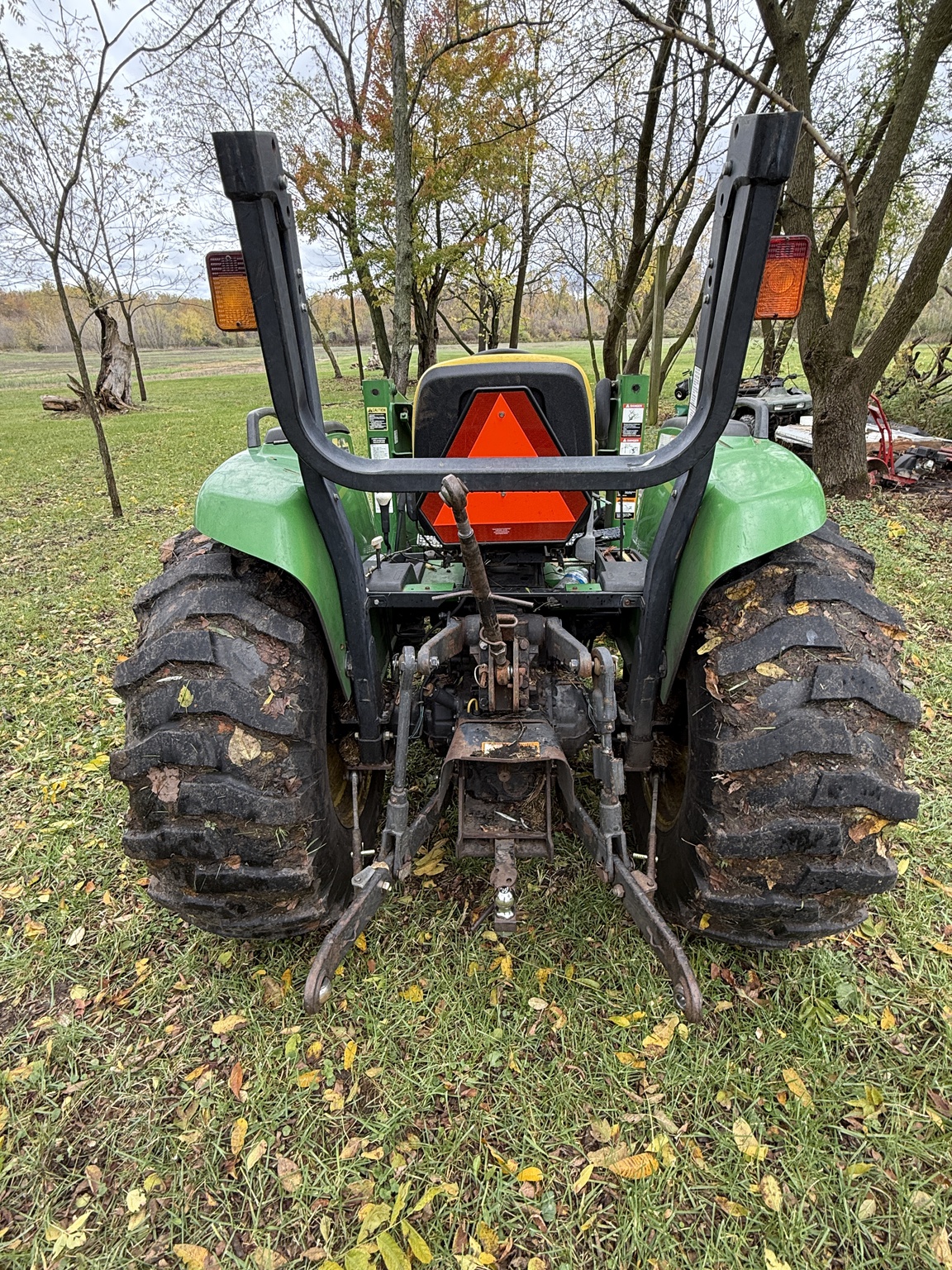 2000 John Deere 4600 Image 3