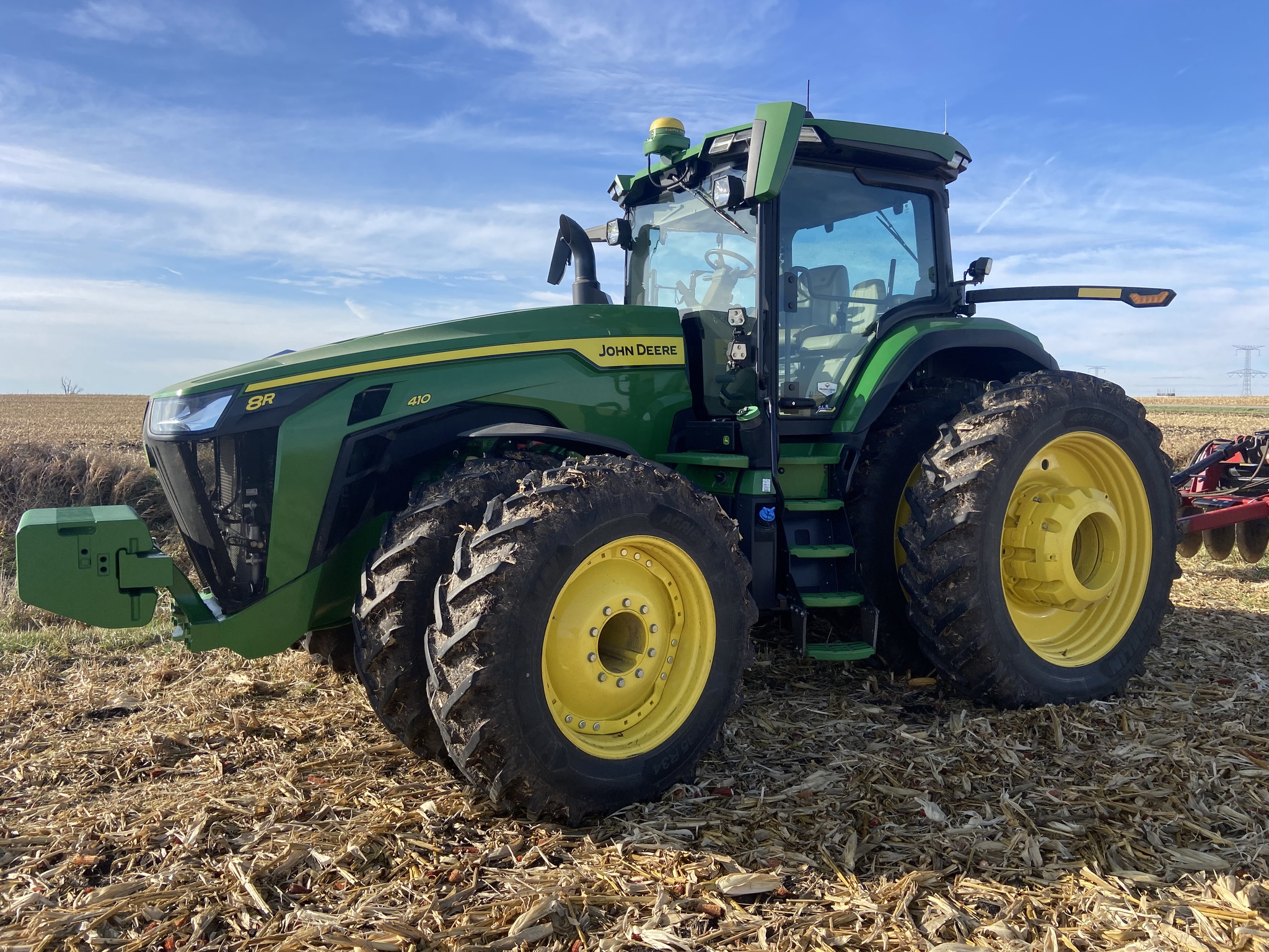  2023 John Deere 8R 410 at Heritage Tractor in Roanoke, IL