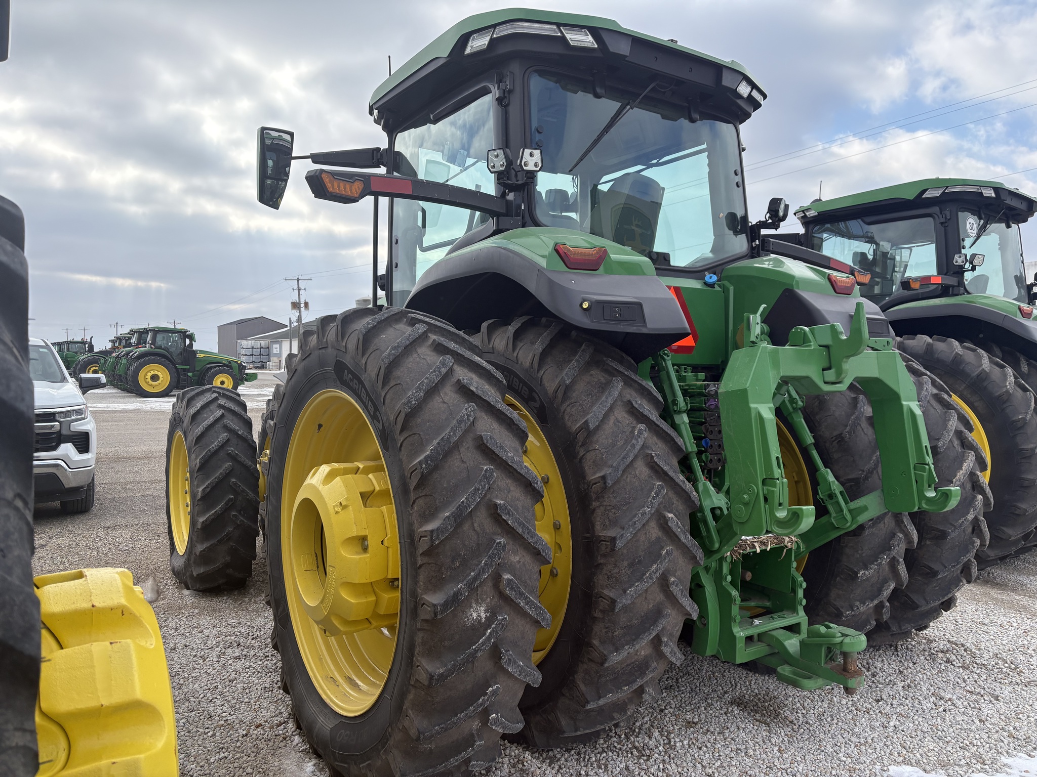  2023 John Deere 8R 410 at Heritage Tractor in Roanoke, IL
