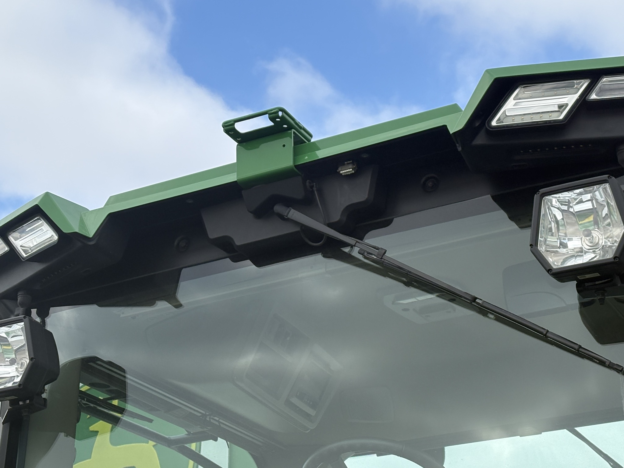  2023 John Deere 8R 410 at Heritage Tractor in Roanoke, IL