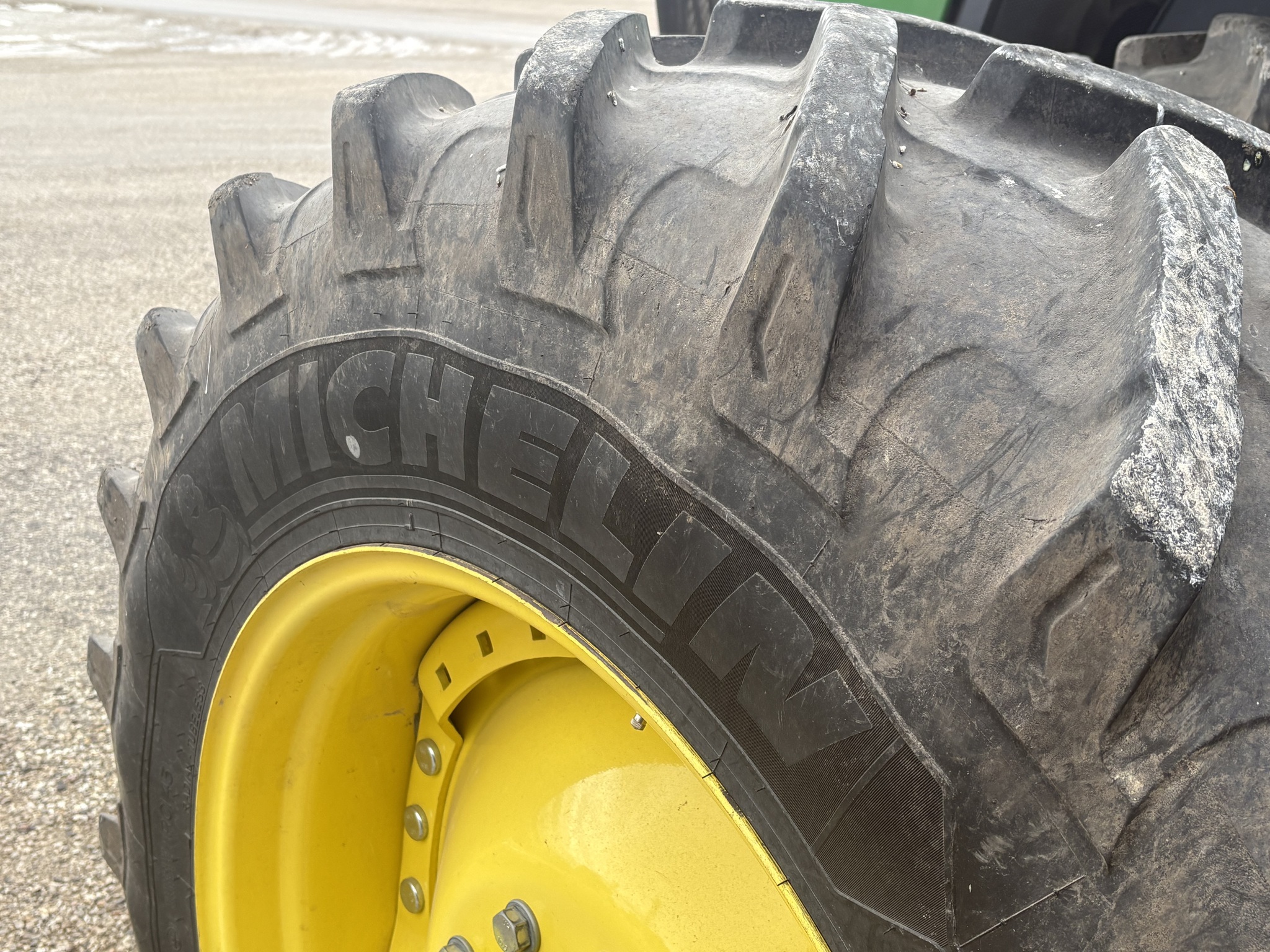  2023 John Deere 8R 410 at Heritage Tractor in Roanoke, IL