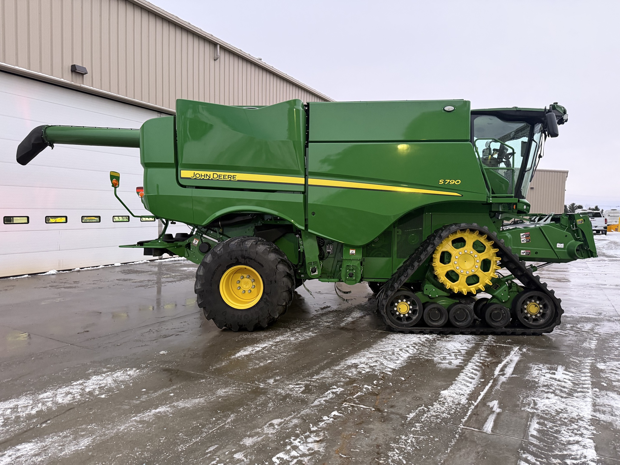 2024 John Deere S790 Image 2