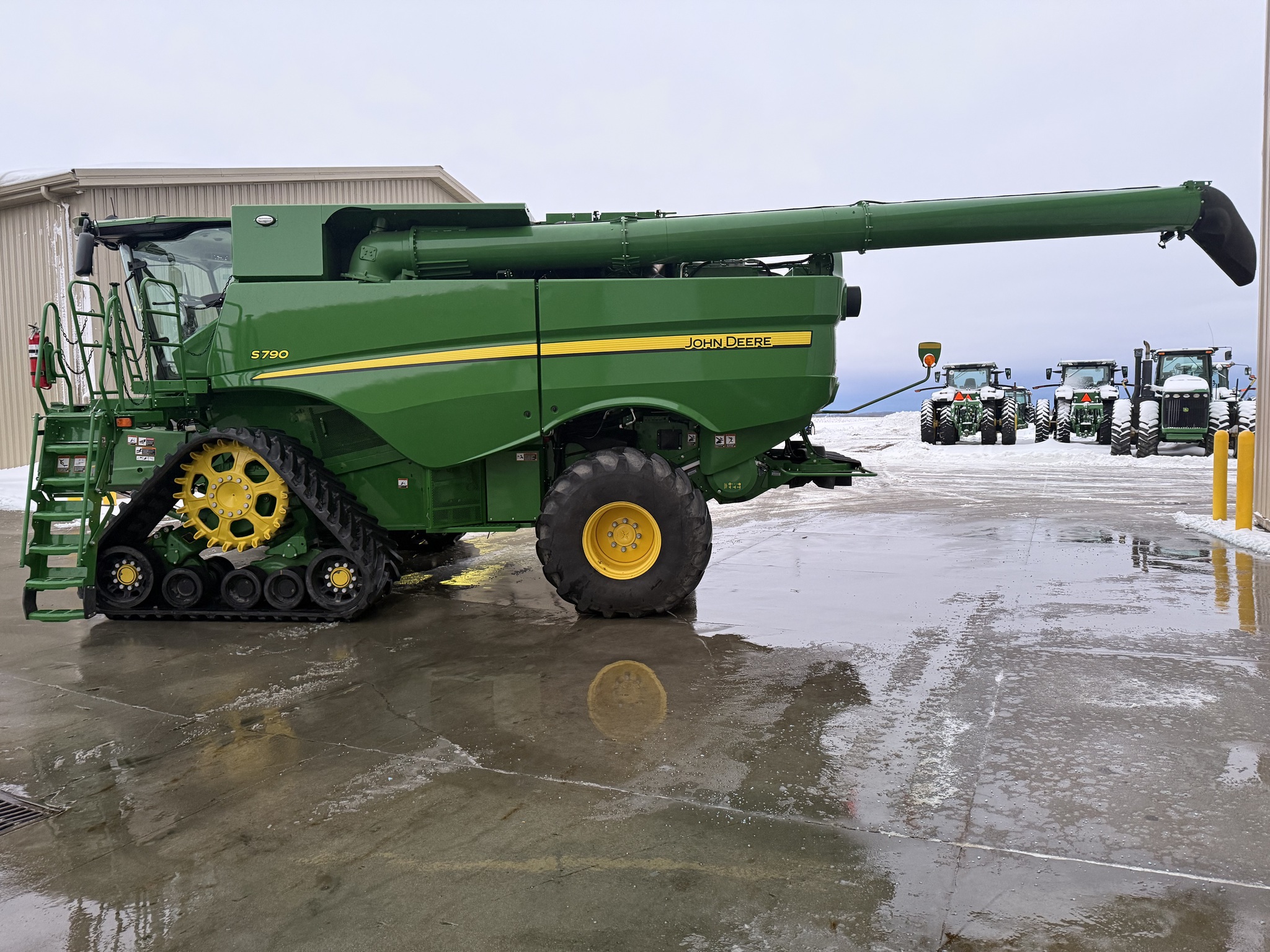 2024 John Deere S790 Image 6