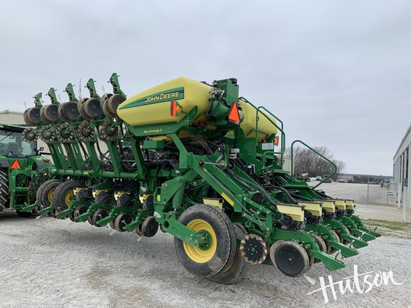 Photo of 2015 John Deere 1795