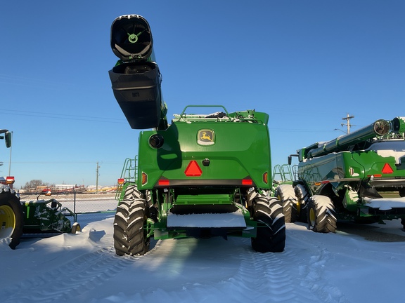 Used 2025 John Deere S7 800 Combines at Horizon Ag & Turf in Westlock, AB - Photo5