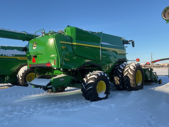 Used 2025 John Deere S7 800 Combines at Horizon Ag & Turf in Westlock, AB - Photo4