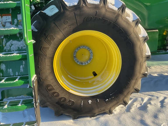 Used 2025 John Deere S7 800 Combines at Horizon Ag & Turf in Westlock, AB - Photo7