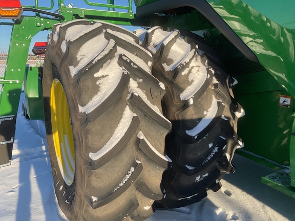 Used 2025 John Deere S7 800 Combines at Horizon Ag & Turf in Westlock, AB - Photo8