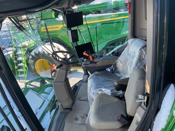 Used 2025 John Deere S7 800 Combines at Horizon Ag & Turf in Westlock, AB - Photo14