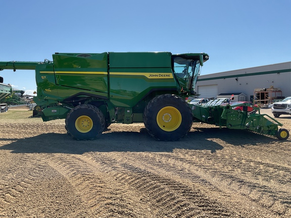Used 2025 John Deere S7 800 Combines at Horizon Ag & Turf in Westlock, AB - Photo7