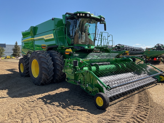 Used 2025 John Deere S7 800 Combines at Horizon Ag & Turf in Westlock, AB - Photo8