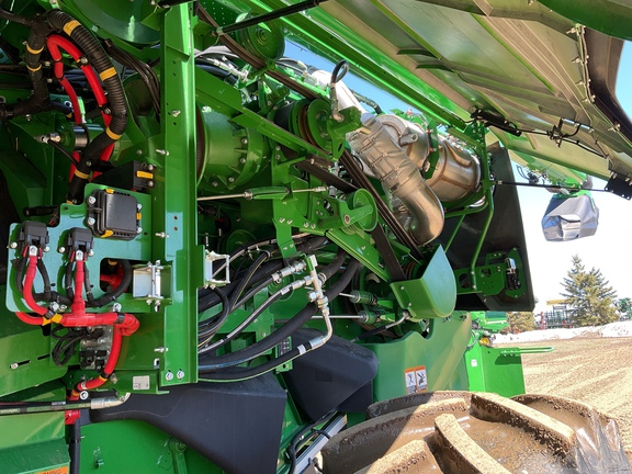 Used 2025 John Deere S7 800 Combines at Horizon Ag & Turf in Westlock, AB - Photo12