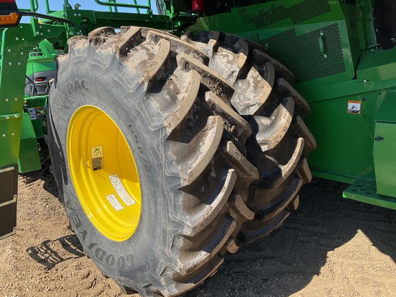 Used 2025 John Deere S7 800 Combines at Horizon Ag & Turf in Westlock, AB - Photo23