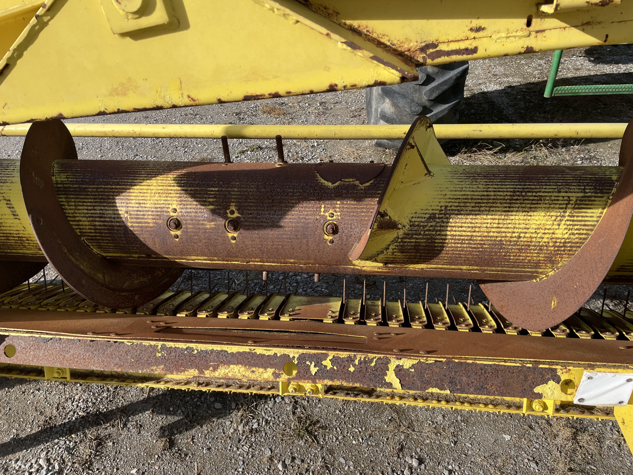 1998 John Deere 645A Image 2