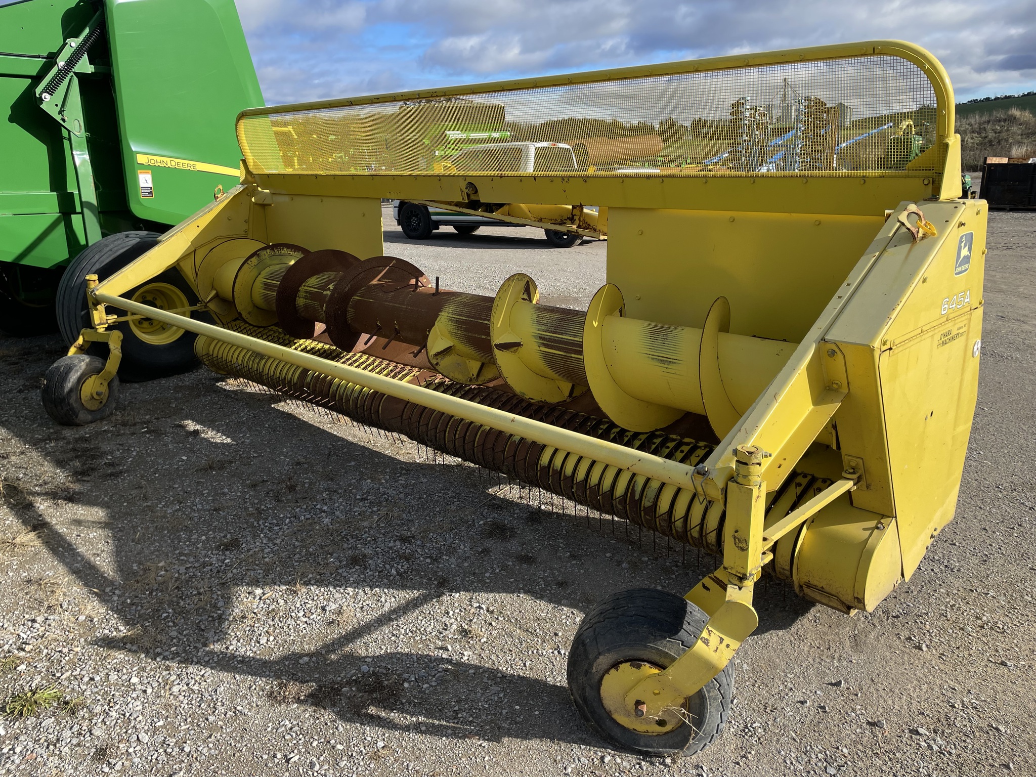 1998 John Deere 645A Image 4