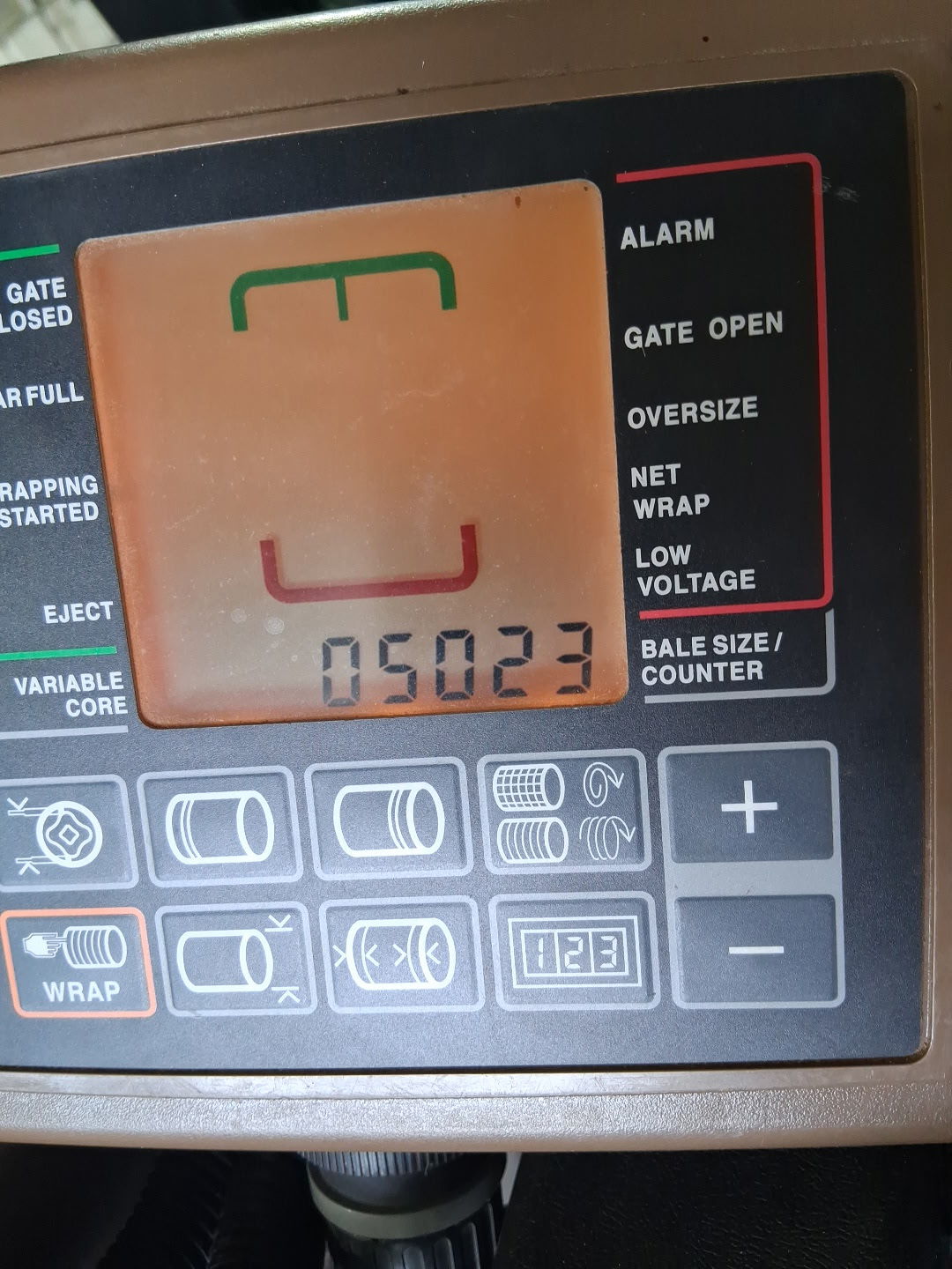 2019 John Deere 560M Image 25