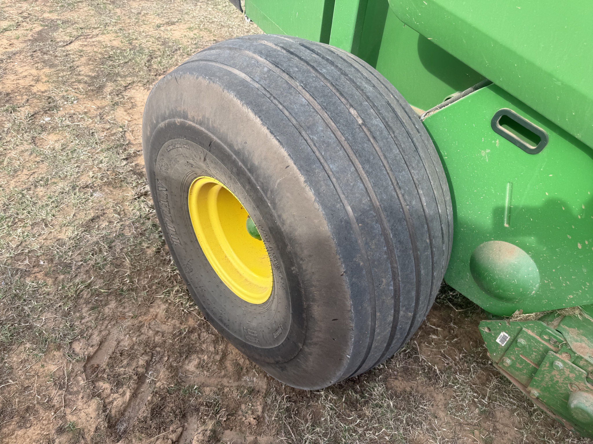 2019 John Deere 560M Image 14