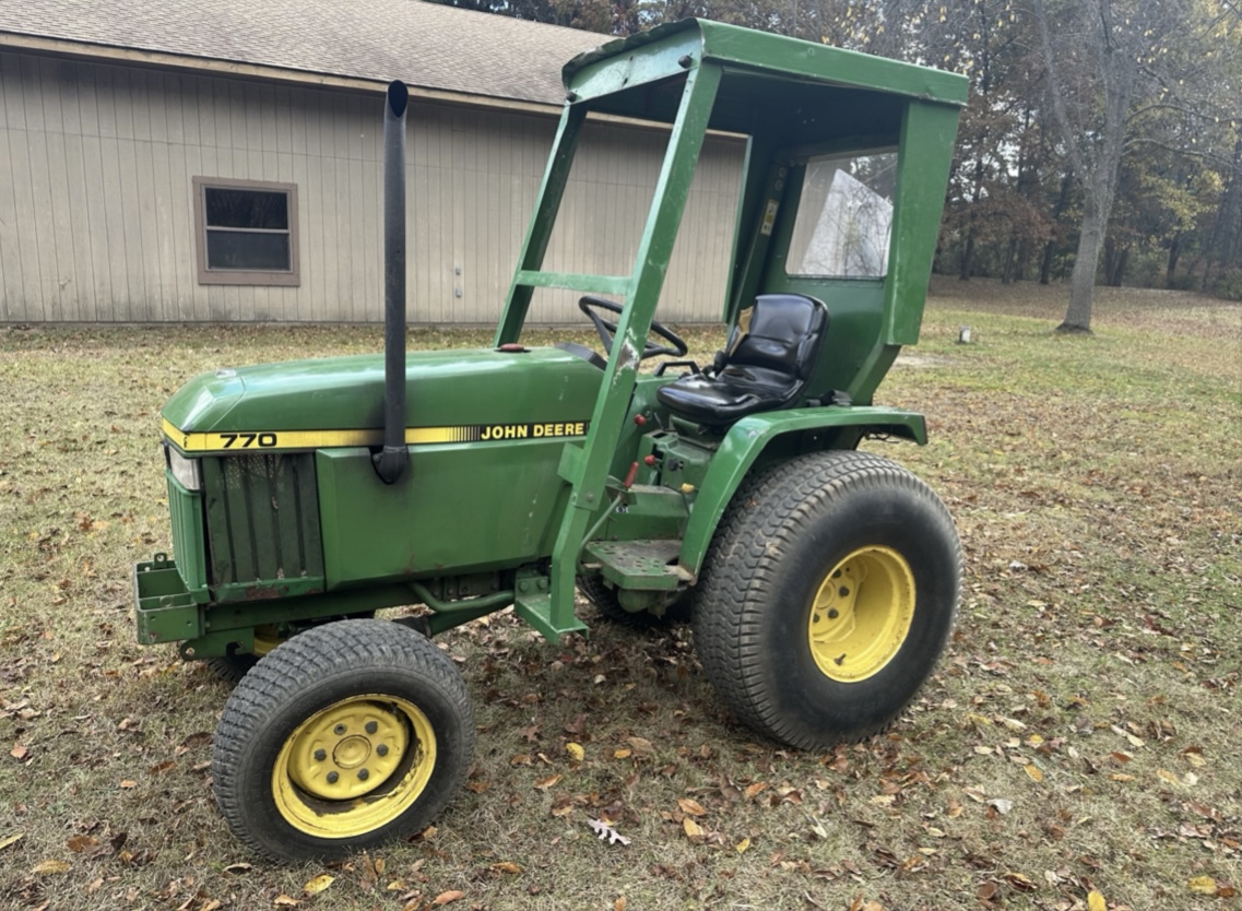1989 John Deere 770 Image 2