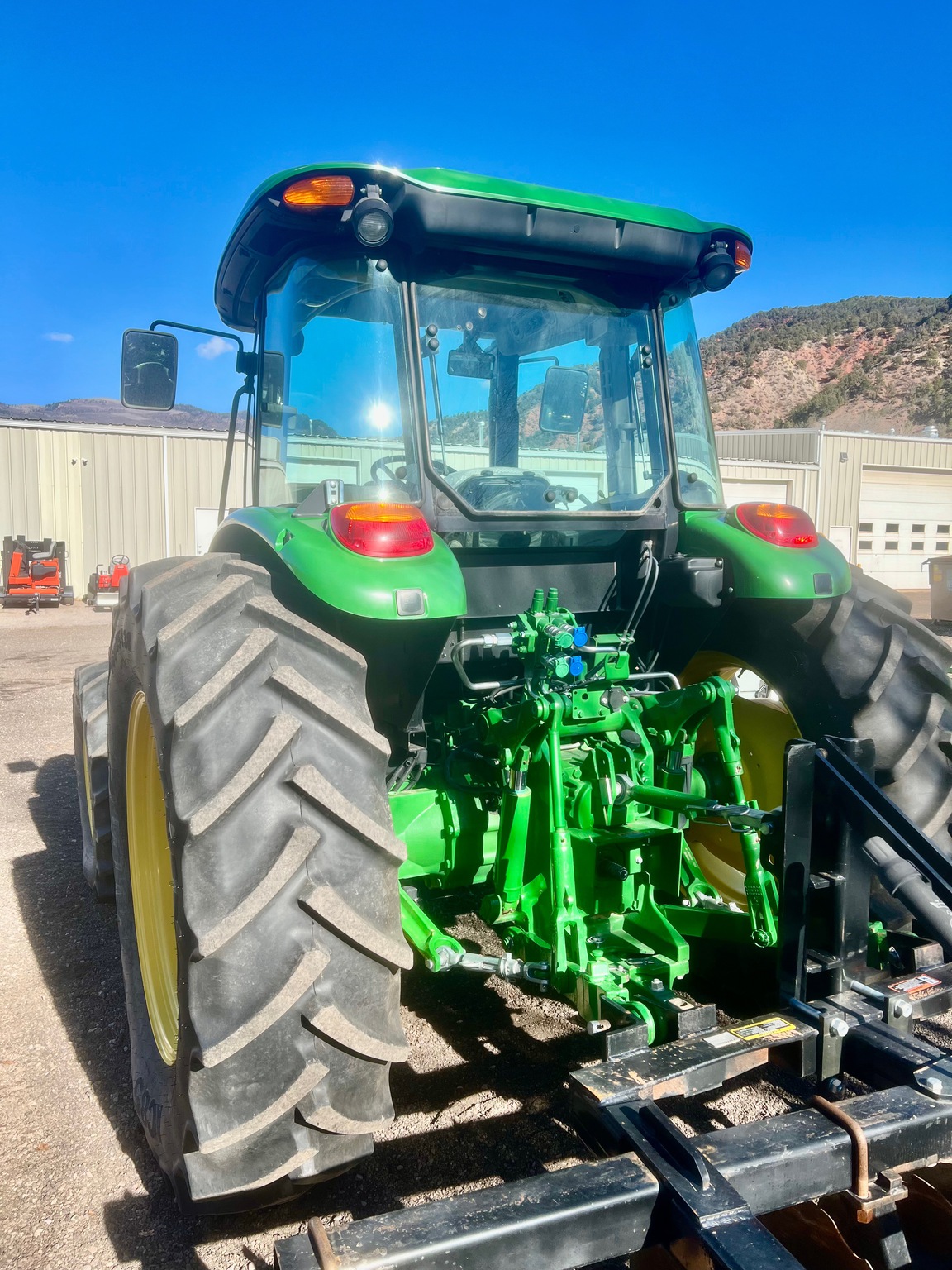 2020 John Deere 6120E Image 3