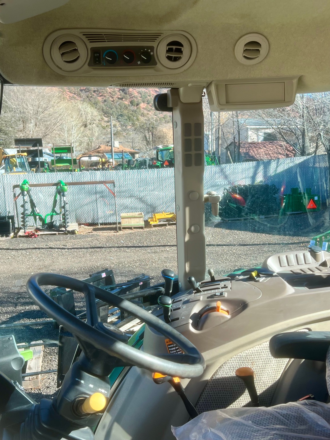 2020 John Deere 6120E Image 9