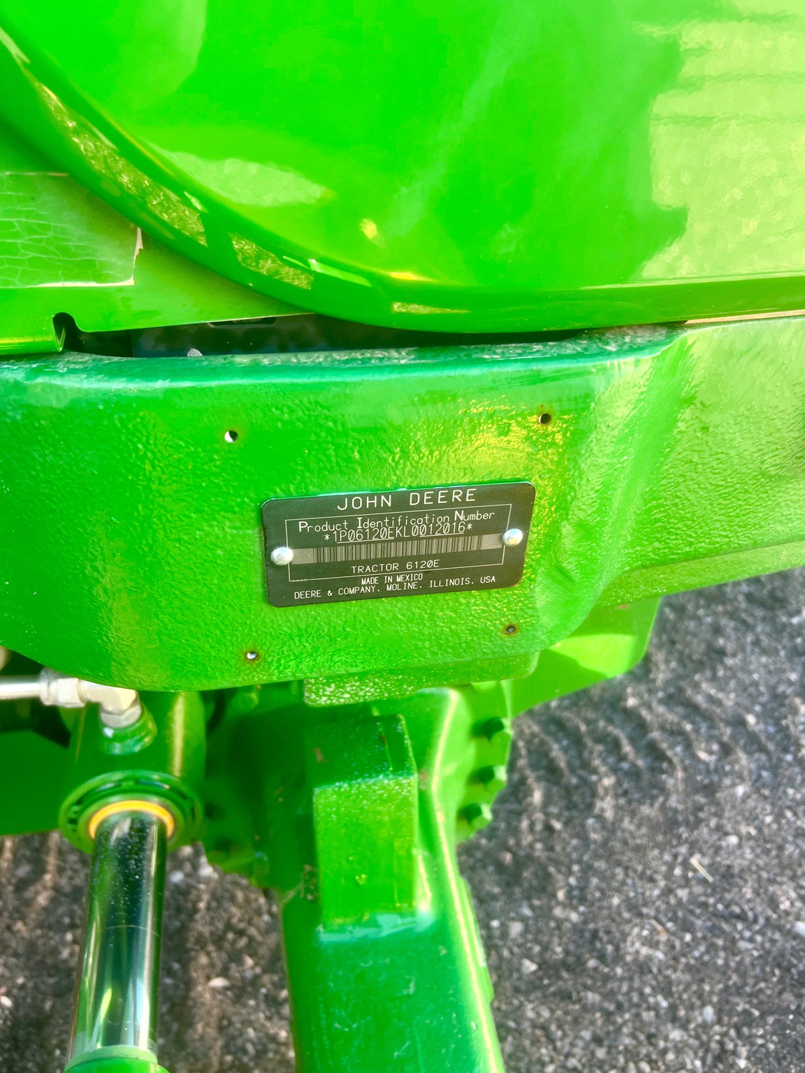 2020 John Deere 6120E Image 10