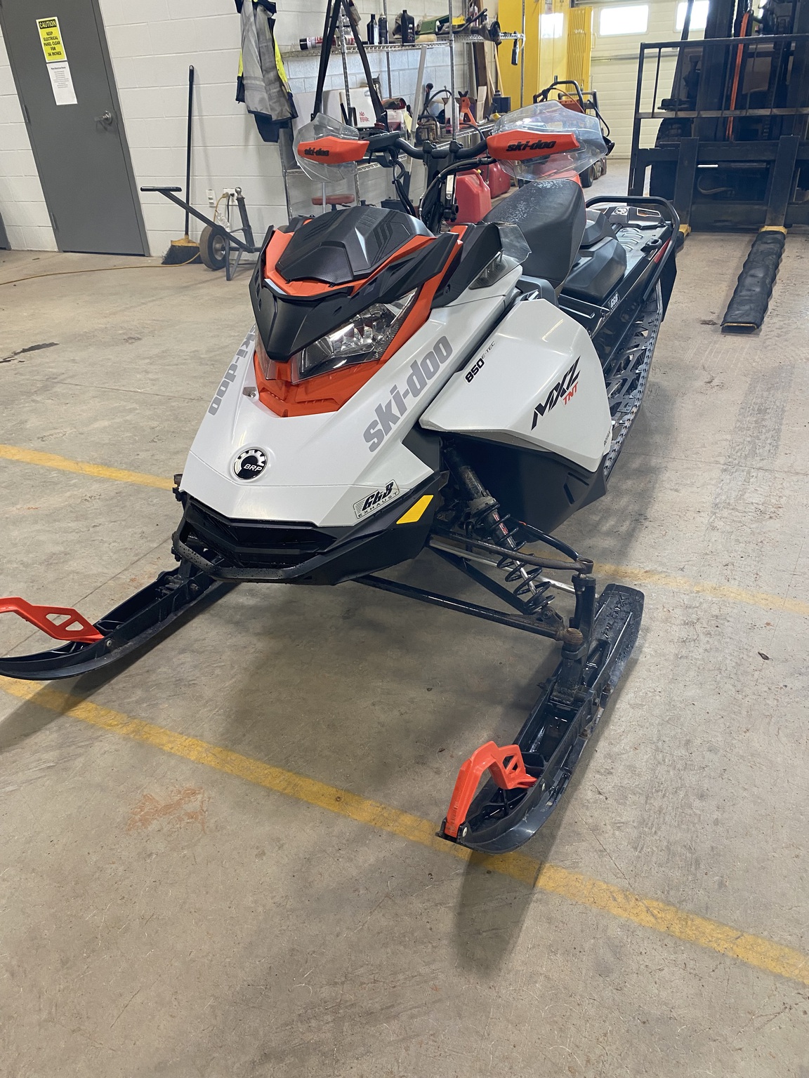 2022 Ski Doo MXZ TNT 850 Image 3