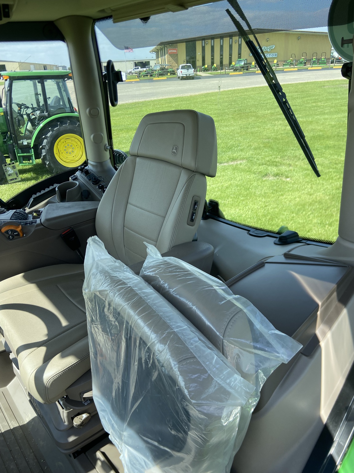  2025 John Deere 6R 130 at Heritage Tractor in Lacon, IL