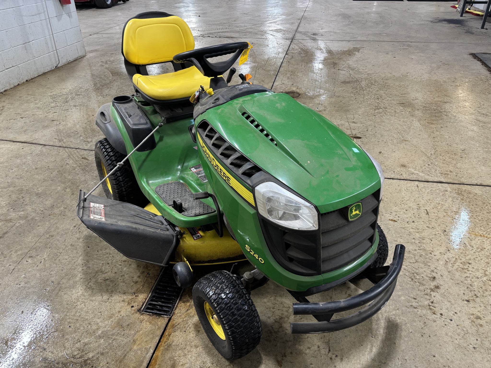 Used 2017 John Deere S240 Lawn & Garden Tractors at Koenig Equipment in Botkins, OH - PhotoXL2