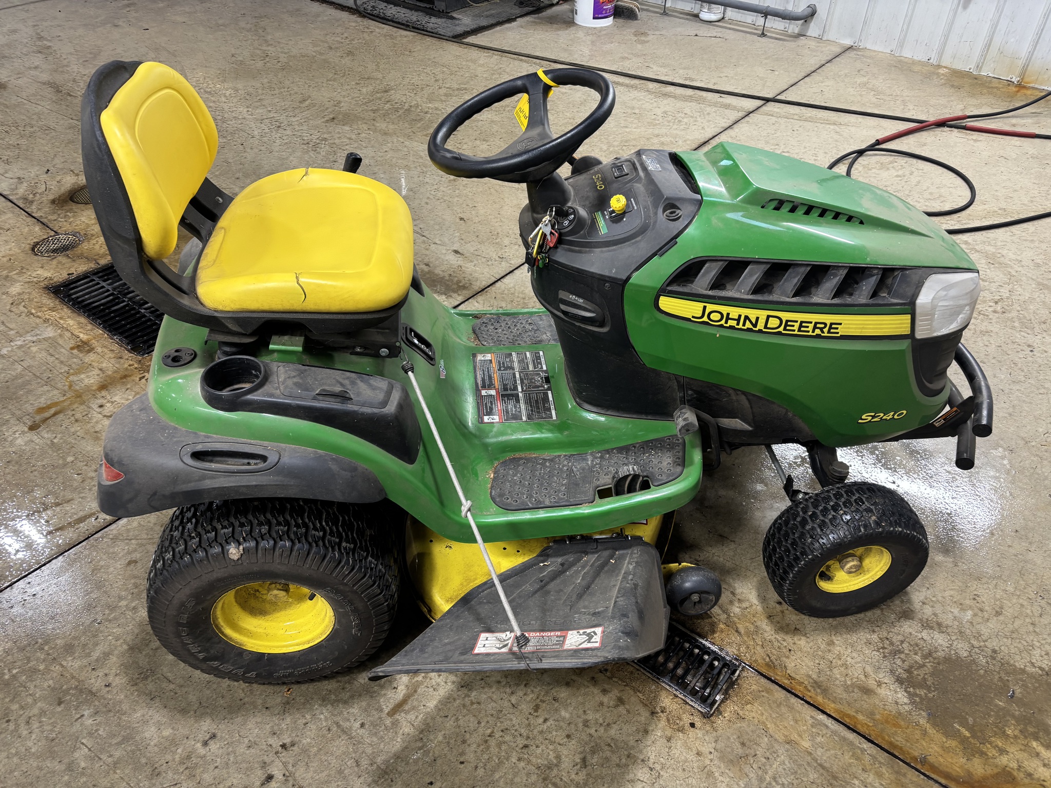 Used 2017 John Deere S240 Lawn & Garden Tractors at Koenig Equipment in Botkins, OH - PhotoXL6