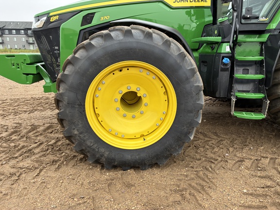 2025 John Deere 8R 370 - Photo9