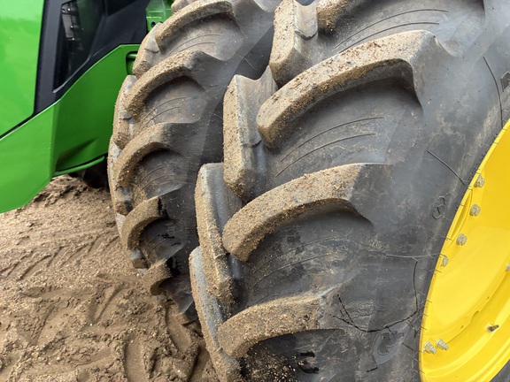 2025 John Deere 8R 370 - Photo11