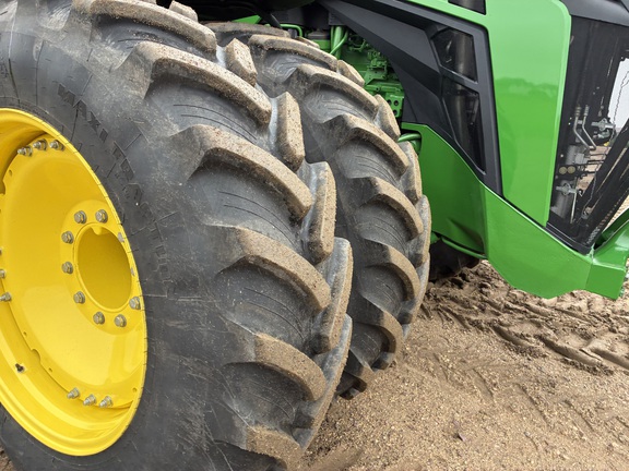 2025 John Deere 8R 370 - Photo15
