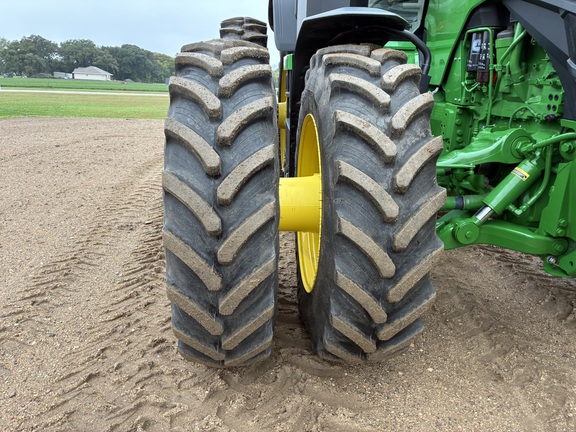 2025 John Deere 8R 370 - Photo16
