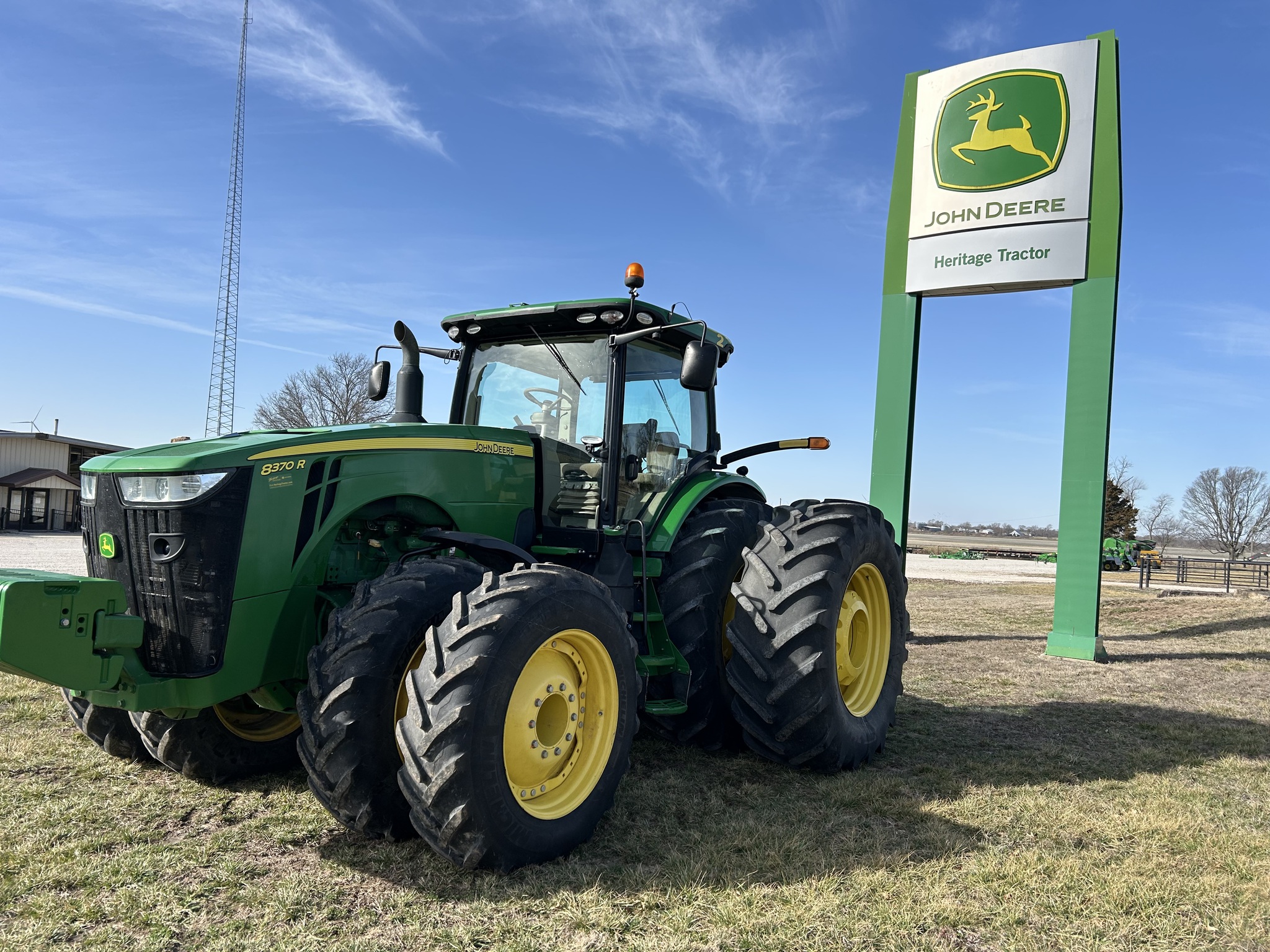  2015 John Deere 8370R at Heritage Tractor in Lockwood, MO