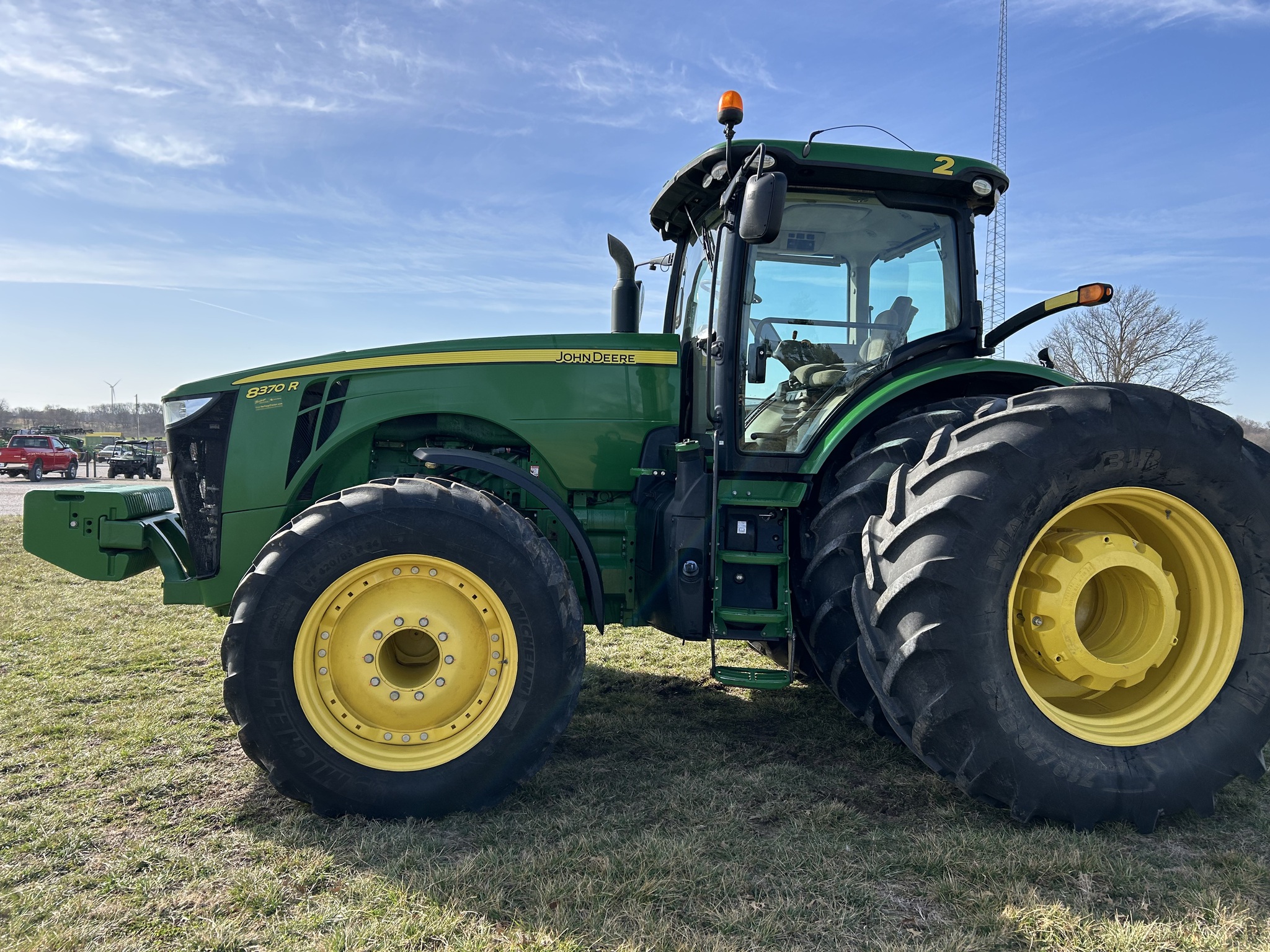  2015 John Deere 8370R at Heritage Tractor in Lockwood, MO