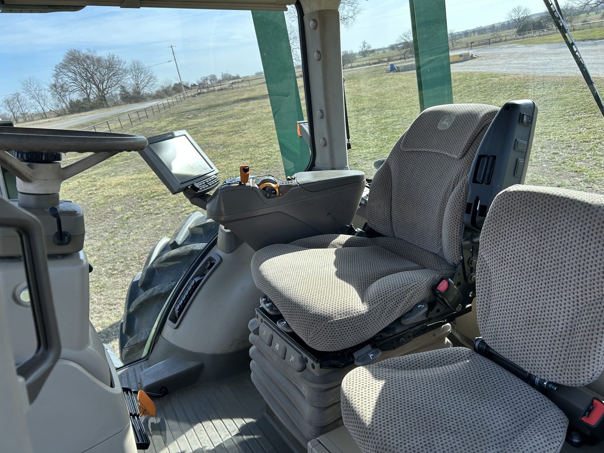  2015 John Deere 8370R at Heritage Tractor in Lockwood, MO