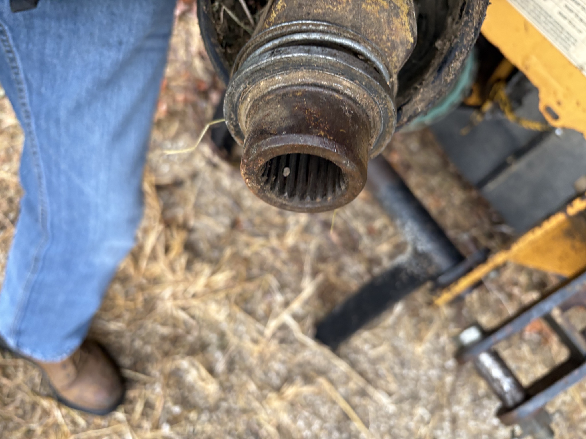 2012 Oxbo 334 Image 3