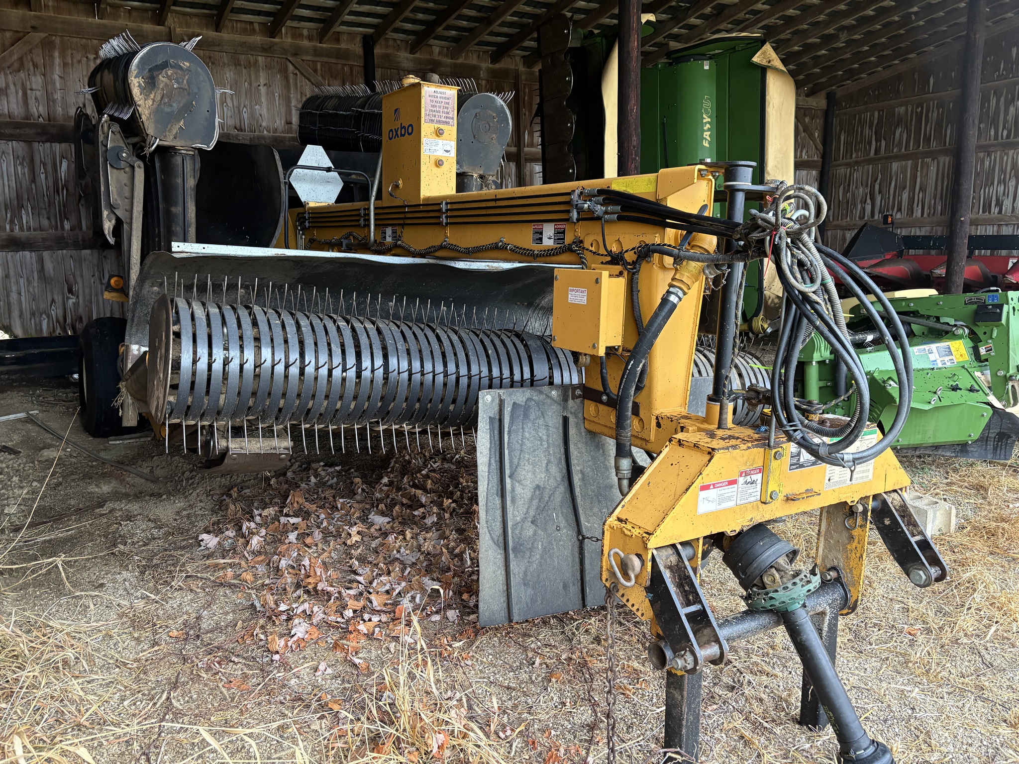 2012 Oxbo 334 Image 2