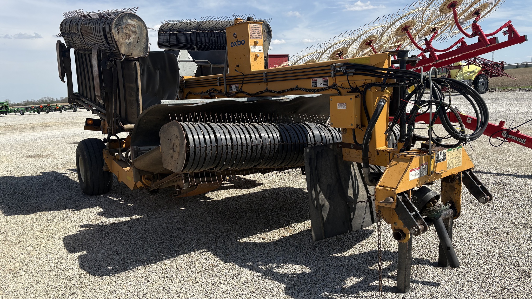 2012 Oxbo 334 Image 2