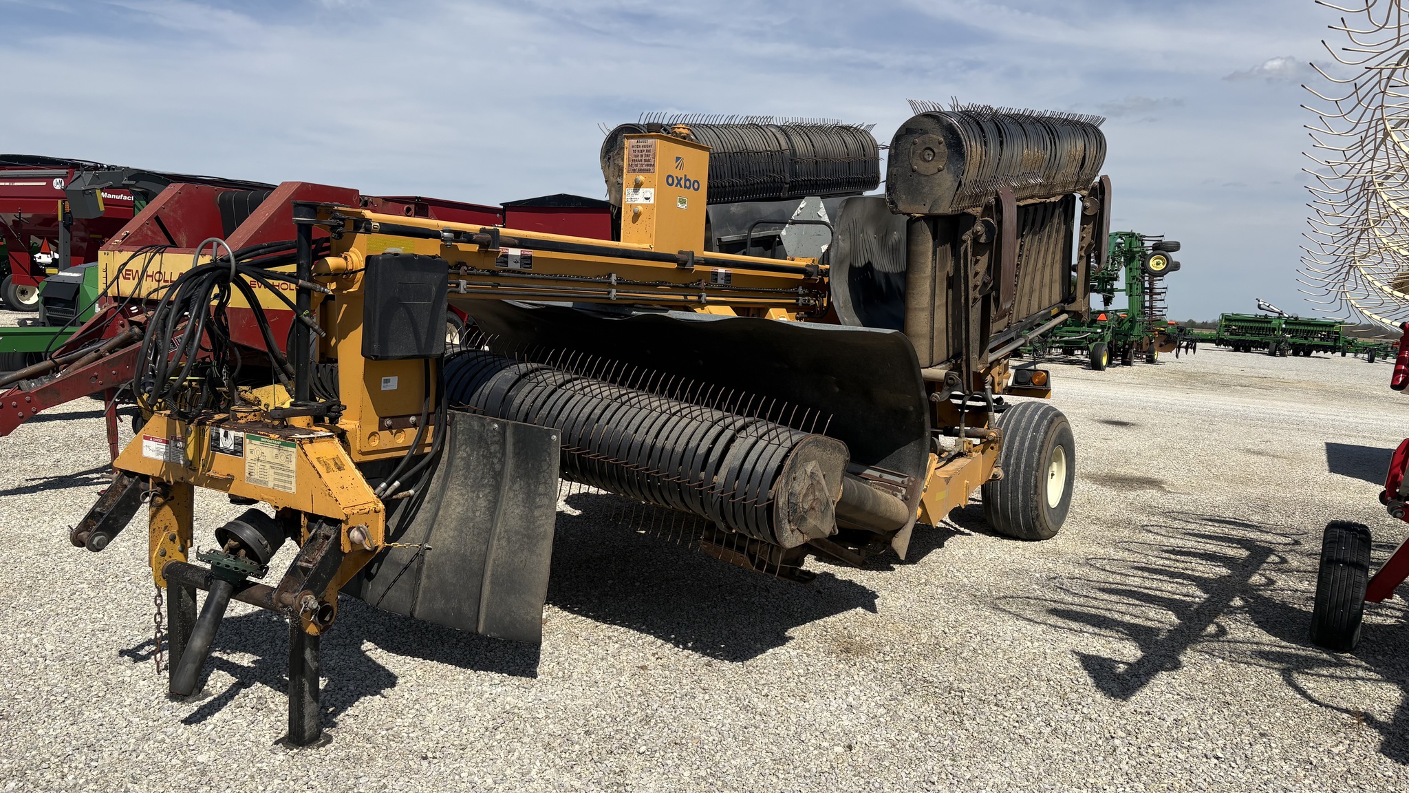 2012 Oxbo 334 Image 1