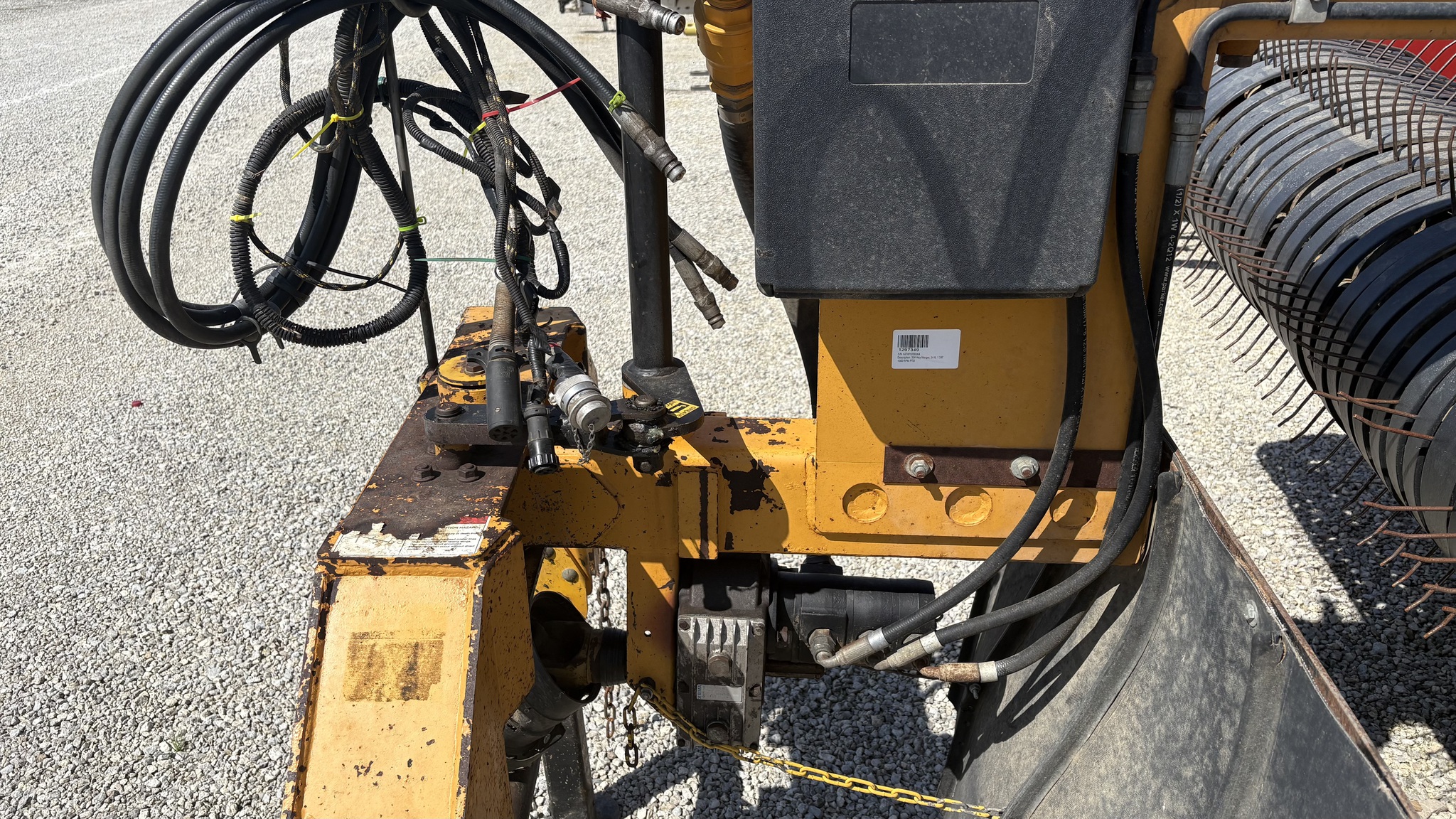 2012 Oxbo 334 Image 7