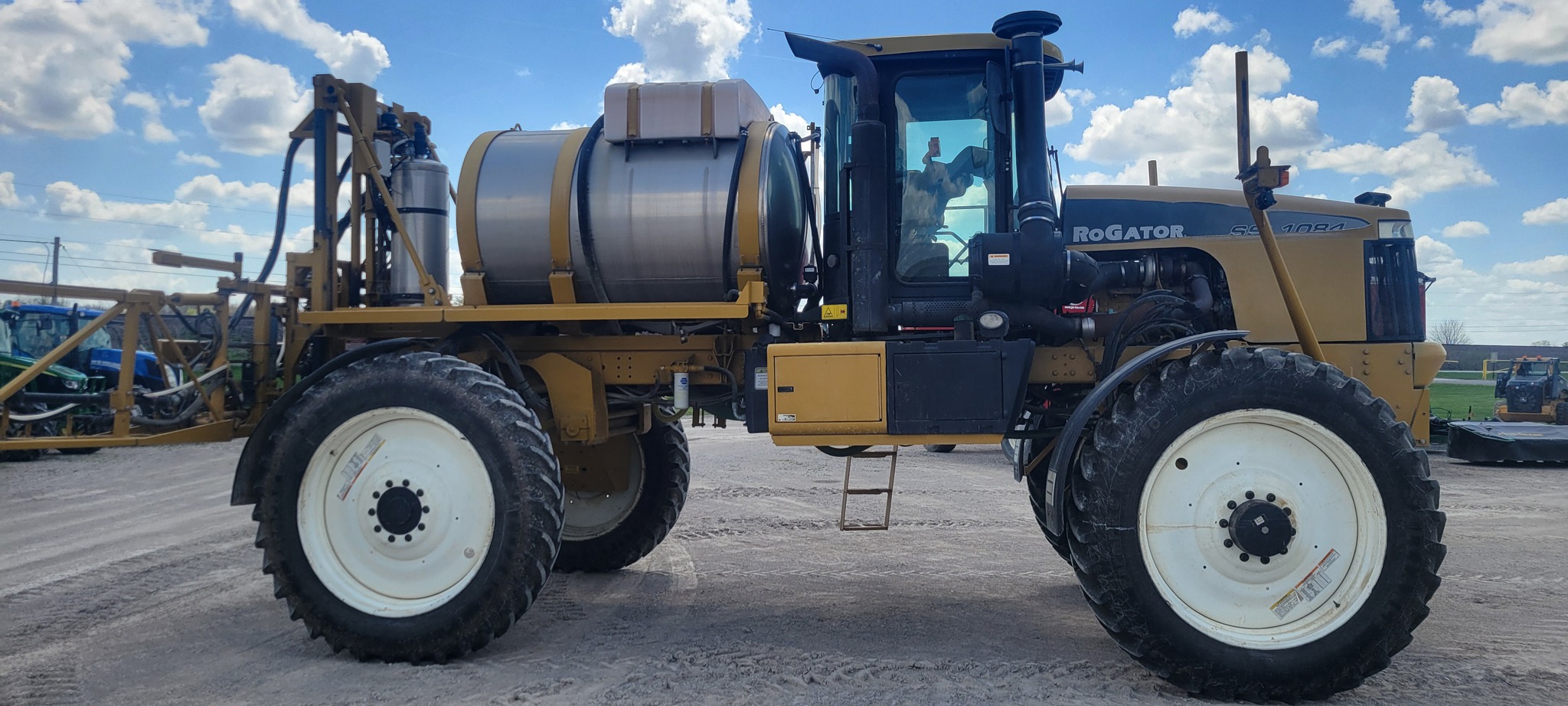 2009 RoGator SSC1084 Image 4