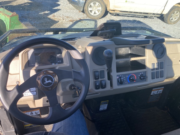 2023 John Deere XUV 835R Photo 7