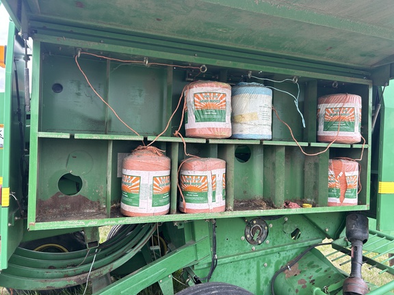 Used 1998 John Deere 100 Square Balers at Horizon Ag & Turf in Barrhead, AB - Photo16