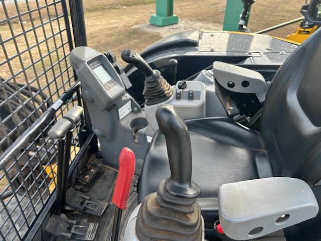 2025 John Deere 50 P Image 4