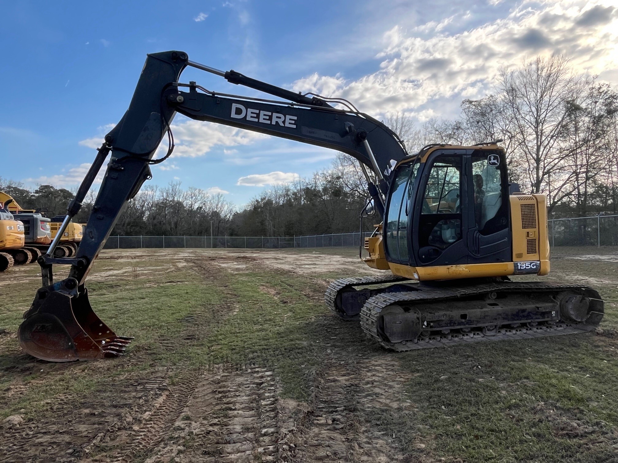 2018 John Deere 135G Image 1