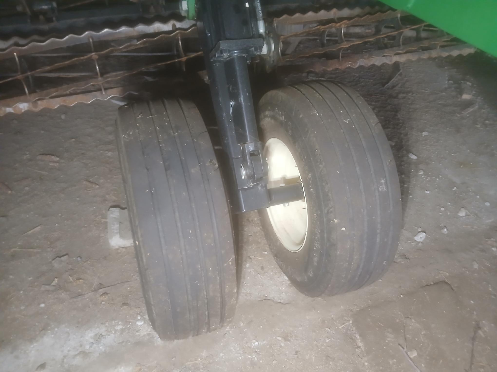 2013 J&M TF215 Image 3