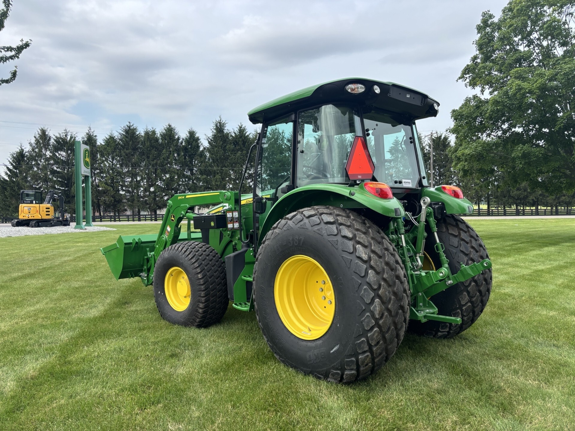 Used 2024 John Deere 5075M Utility Tractors at Koenig Equipment in Urbana, OH - PhotoXL4