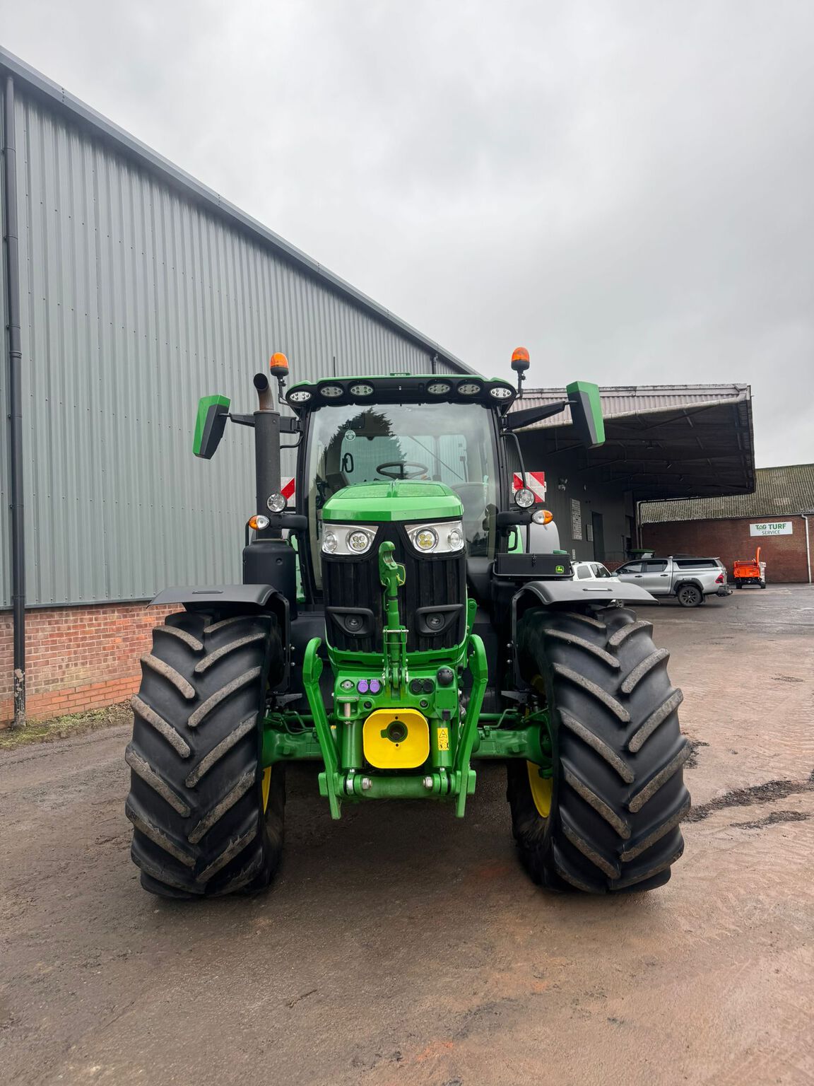 2023 John Deere 6R 215